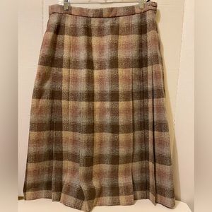 Vintage Vonnie Reynolds of Ireland wool pleated skirt.